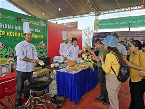 Kon Tum district sets record with 120 dishes made from ginseng